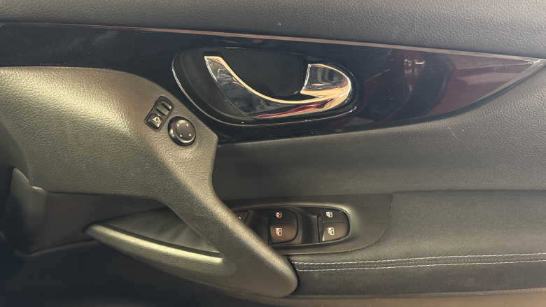 Nissan Qashqai 1.3 DiG-T 160 Acenta Premium 5dr Petrol Hatchback